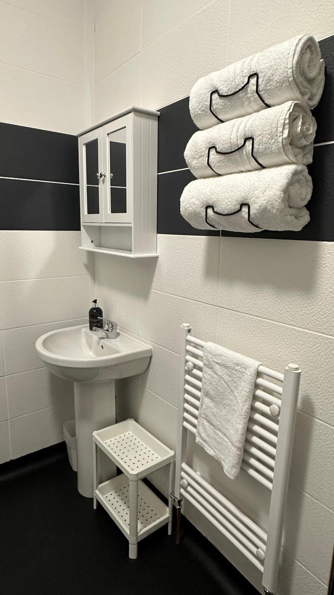 Modern 2 Bed Near Turf Moor Football Stadium, Parks, Canal And Lake 번리 외부 사진
